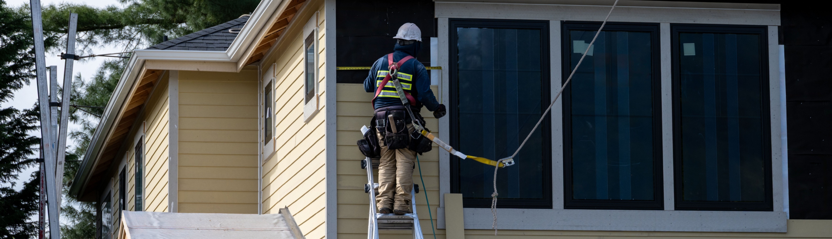 Bellatrix Roofing & Restoration Siding Page Top 3840x720