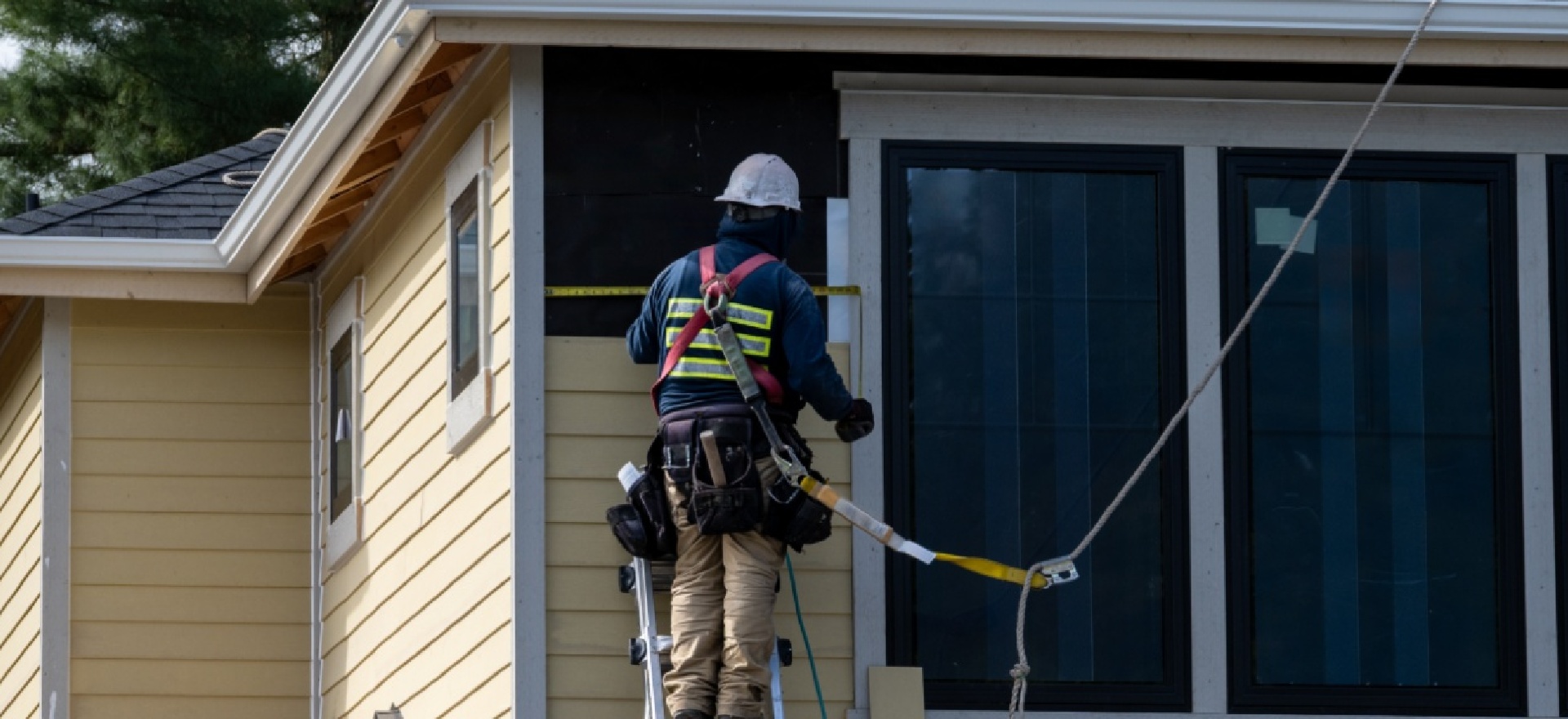 Bellatrix Roofing & Restoration Siding Page Top 1920x880